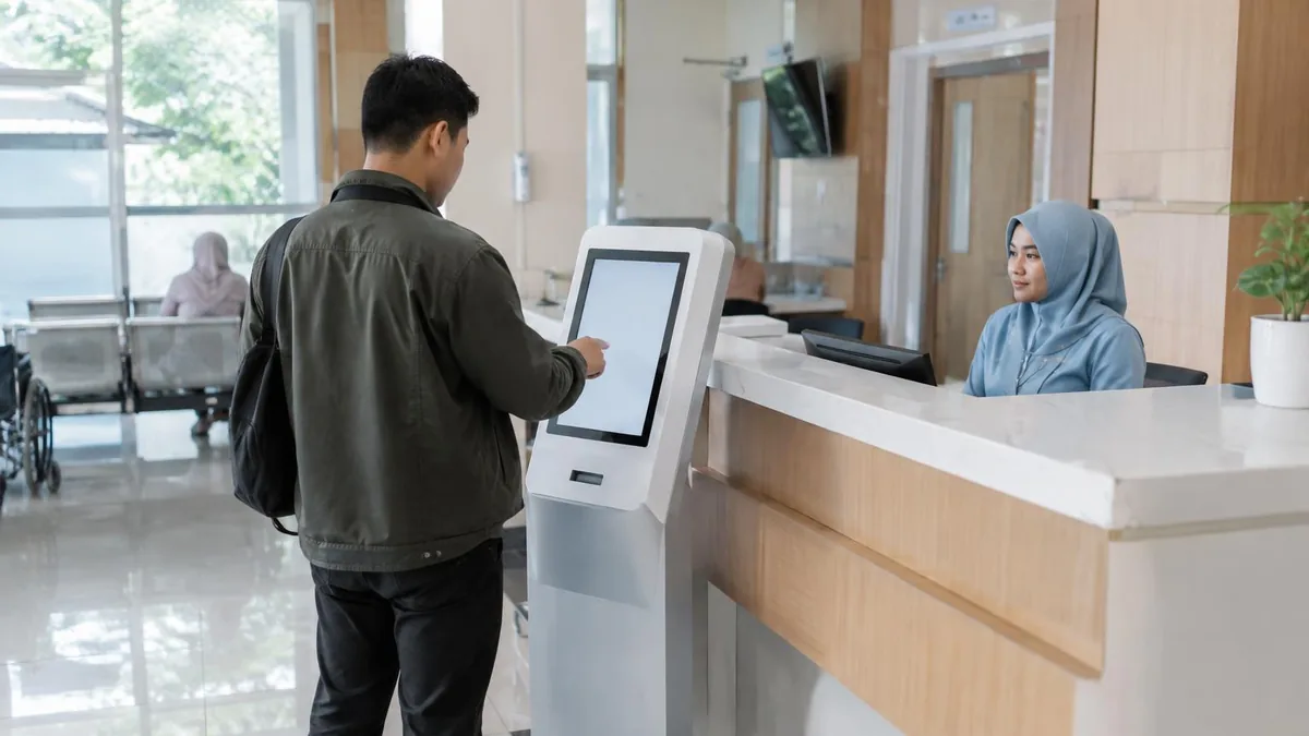 Kiosk Antrian untuk Rumah Sakit di Medan | BCOMPBIZ